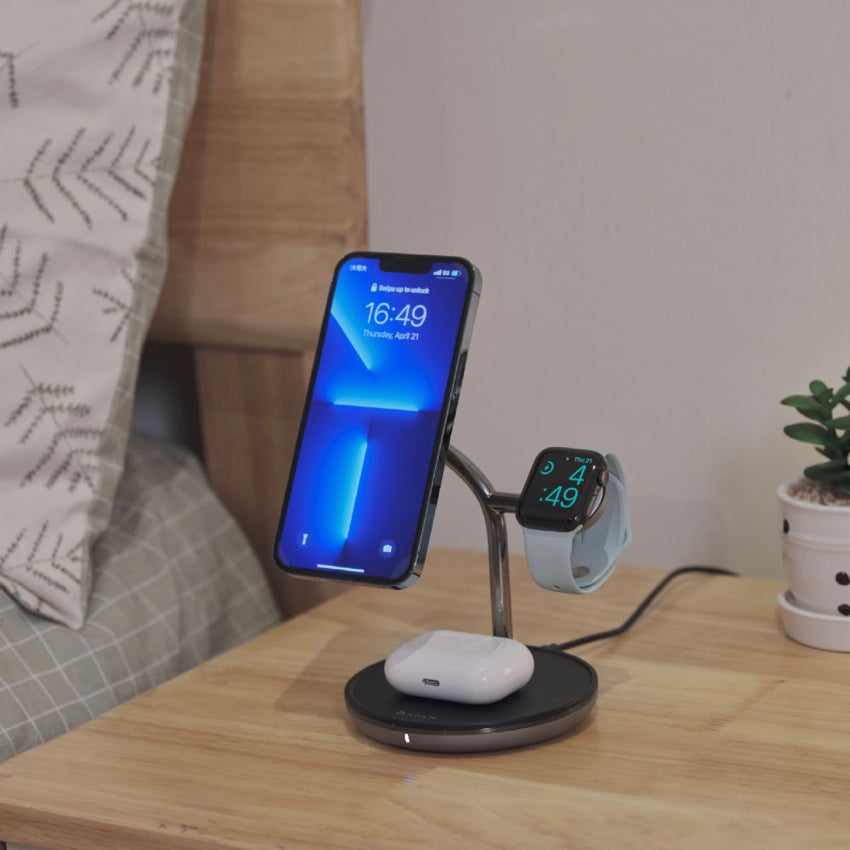 ADAM ELEMENTS OMNIA M3+ Magnetic 3-in-1 Wireless Charging Station - Black