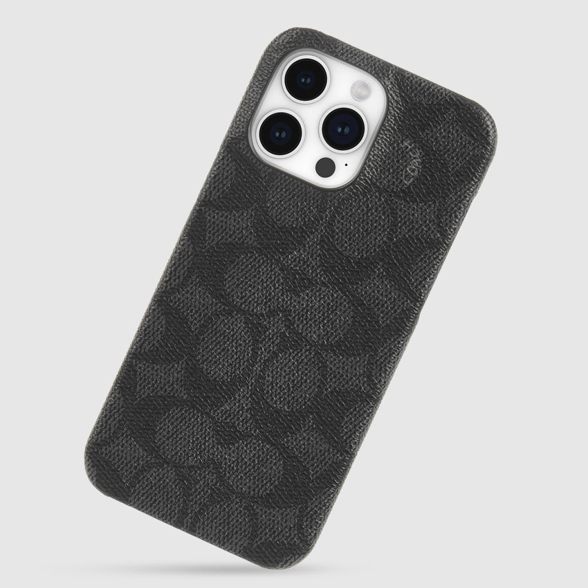 เคสแฟชั่น Coach Slim Wrap สำหรับ iPhone 15 Pro Max สี Signature C Charcoal